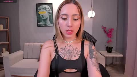 Molly Sunders online show from 08.08.26