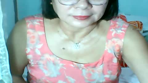Snapshot of mombastic55 chatting on 06.13.26 mombastic55 online show from 06.13.26