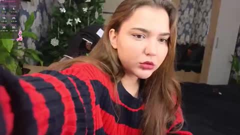 Snapshot of momiji_i chatting on 01.10.26 Leah online show from 01.10.26