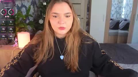 Snapshot of momiji_i chatting on 01.17.26 Leah online show from 01.17.26