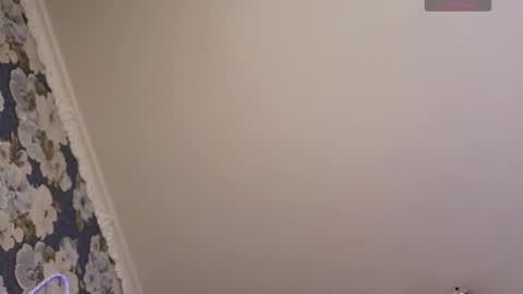 Snapshot of momiji_i chatting on 03.24.26 Leah online show from 03.24.26