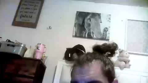 Snapshot of mommabearanpoppabear850 chatting on 10.10.25 mommabearanpoppabear850 online show from 10.10.25