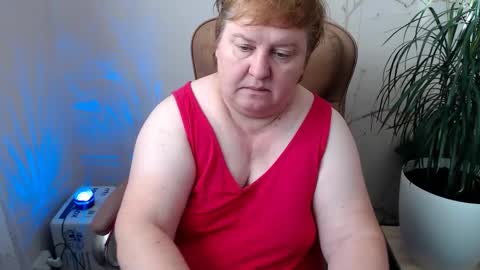 Snapshot of mommy99x chatting on 12.13.24 Mommy99X online show from 12.13.24