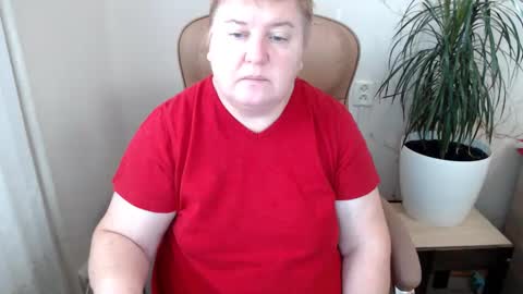 Snapshot of mommy99x chatting on 12.26.24 Mommy99X online show from 12.26.24