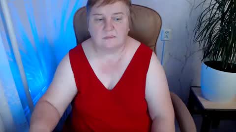 Snapshot of mommy99x chatting on 01.04.25 Mommy99X online show from 01.04.25