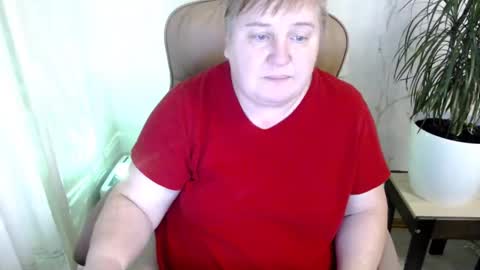 Snapshot of mommy99x chatting on 01.06.25 Mommy99X online show from 01.06.25