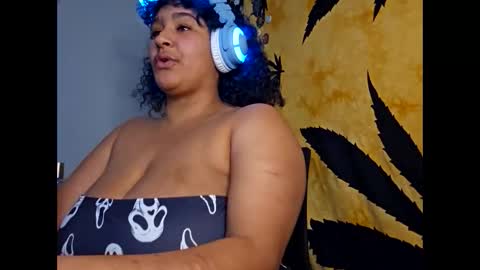 Snapshot of mommybubbles chatting on 03.01.26 Mommy bubbles online show from 03.01.26