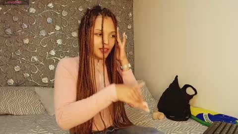 Snapshot of mommyjeva chatting on 01.14.25 Mommy Jeva online show from 01.14.25