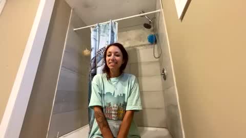 Snapshot of mommyswett chatting on 10.28.25 mommyswett online show from 10.28.25