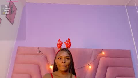 Snapshot of mommywebcam chatting on 12.21.25 DINAH online show from 12.21.25