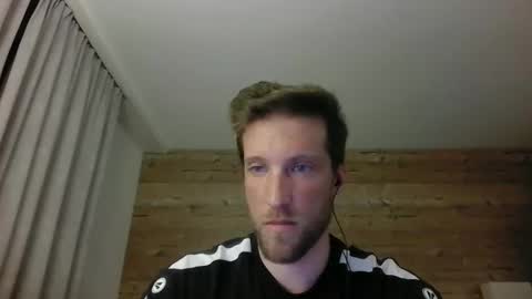 Snapshot of moms_little_monster chatting on 12.09.24 moms_little_monster online show from 12.09.24