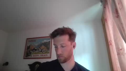 Snapshot of moms_little_monster chatting on 12.18.24 moms_little_monster online show from 12.18.24