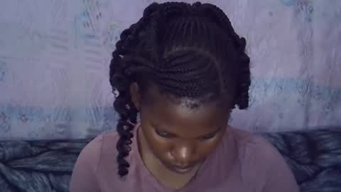 Snapshot of momsdoll chatting on 02.10.26 momsdoll online show from 02.10.26