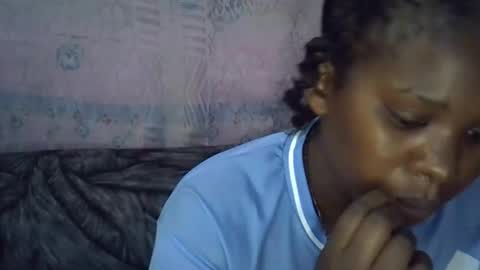 Snapshot of momsdoll chatting on 02.16.26 momsdoll online show from 02.16.26