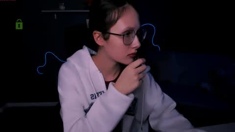 Mona  online show from 03.07.25