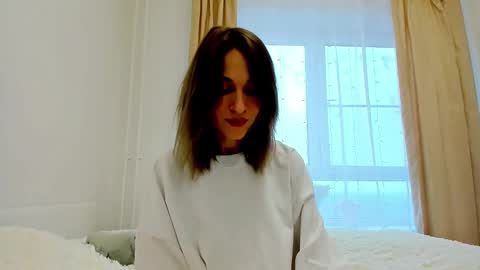 Snapshot of mona_cruz chatting on 02.01.25 Mona online show from 02.01.25