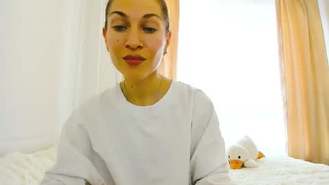 Snapshot of mona_cruz chatting on 02.23.25 Mona online show from 02.23.25