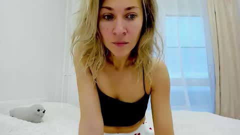 Mona online show from 10.29.25