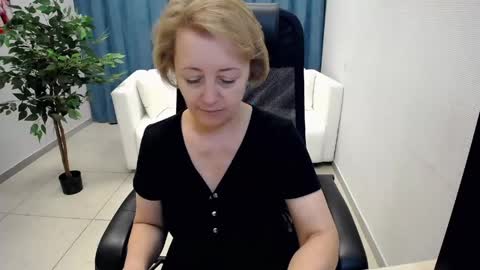Mona online show from 06.07.26