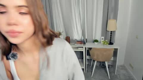 monaamore online show from 04.28.26