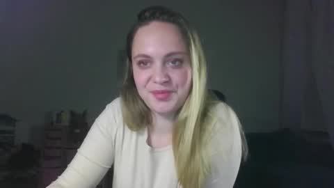 Snapshot of monarise chatting on 03.23.26 monarise online show from 03.23.26