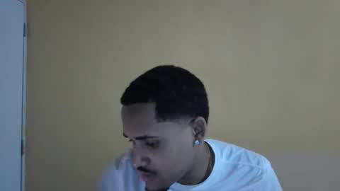 Snapshot of moneyblancos chatting on 04.03.26 moneyblancos online show from 04.03.26