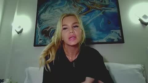 Monica online show from 10.10.25