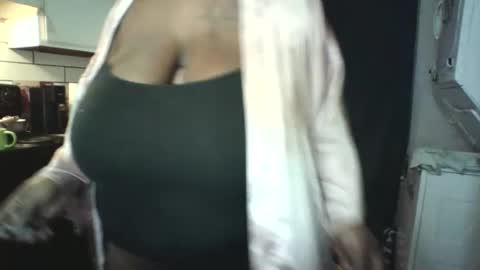 Snapshot of moni_simone chatting on 10.07.25 moni_simone online show from 10.07.25