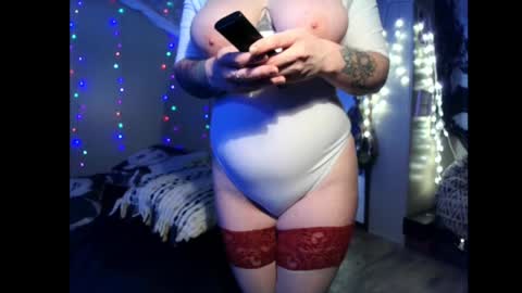 Snapshot of monica_lily chatting on 02.04.25 Monica online show from 02.04.25