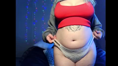 Snapshot of monica_lily chatting on 02.14.25 Monica online show from 02.14.25