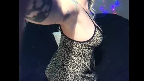 Snapshot of monica_lily chatting on 02.26.25 Monica online show from 02.26.25