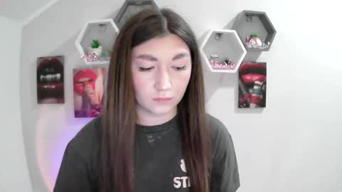 Snapshot of monica_sweets chatting on 09.10.25 sweet girl and shine body online show from 09.10.25