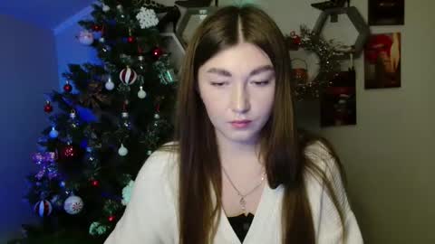 Snapshot of monica_sweets chatting on 11.14.25 sweet girl and shine body online show from 11.14.25