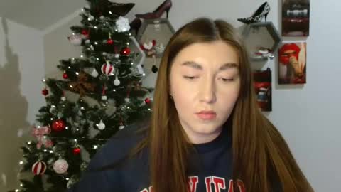 Snapshot of monica_sweets chatting on 11.28.25 sweet girl and shine body online show from 11.28.25