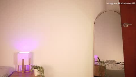 Snapshot of monicaflower chatting on 07.26.26 Kiim online show from 07.26.26
