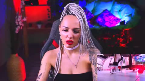 Monika online show from 02.12.25