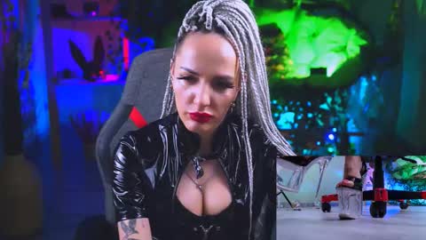 Monika online show from 03.05.25