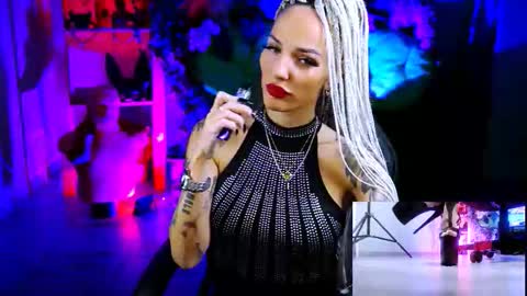 Monika online show from 11.13.25