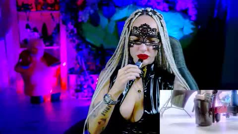 Monika online show from 11.24.25