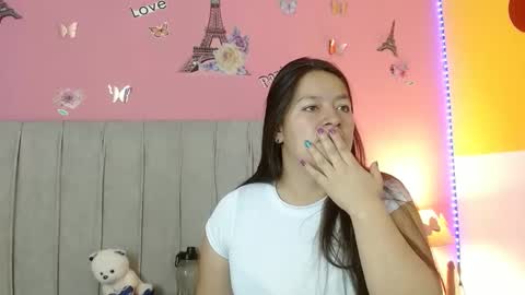 Snapshot of monickhot303av chatting on 09.19.25 monickhot303av online show from 09.19.25