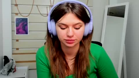 Monika online show from 02.10.25