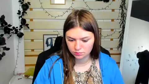 Monika online show from 04.23.26