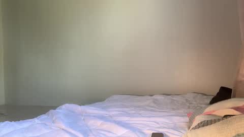 Snapshot of monikaisay chatting on 02.08.26 isay online show from 02.08.26