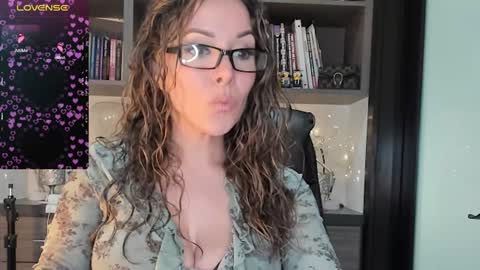 Snapshot of monilee69 chatting on 01.30.25 Monilee online show from 01.30.25