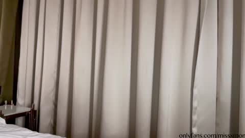 Snapshot of moniqueeass chatting on 11.18.25 Alessia online show from 11.18.25