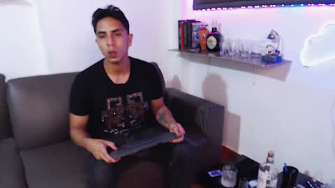 Snapshot of monkey_uchiha77 chatting on 02.04.25 simon dice online show from 02.04.25