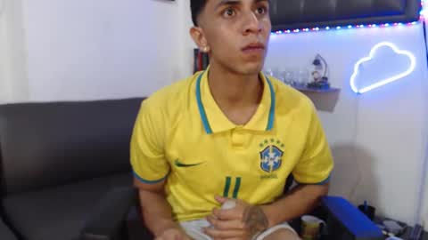 Snapshot of monkey_uchiha77 chatting on 02.27.25 simon dice online show from 02.27.25