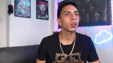 Snapshot of monkey_uchiha77 chatting on 03.08.25 simon dice online show from 03.08.25