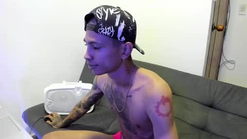 Snapshot of monkeyd_66 chatting on 12.18.24 monkeyd_66 online show from 12.18.24