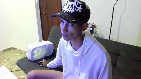 Snapshot of monkeyd_66 chatting on 01.06.25 monkeyd_66 online show from 01.06.25